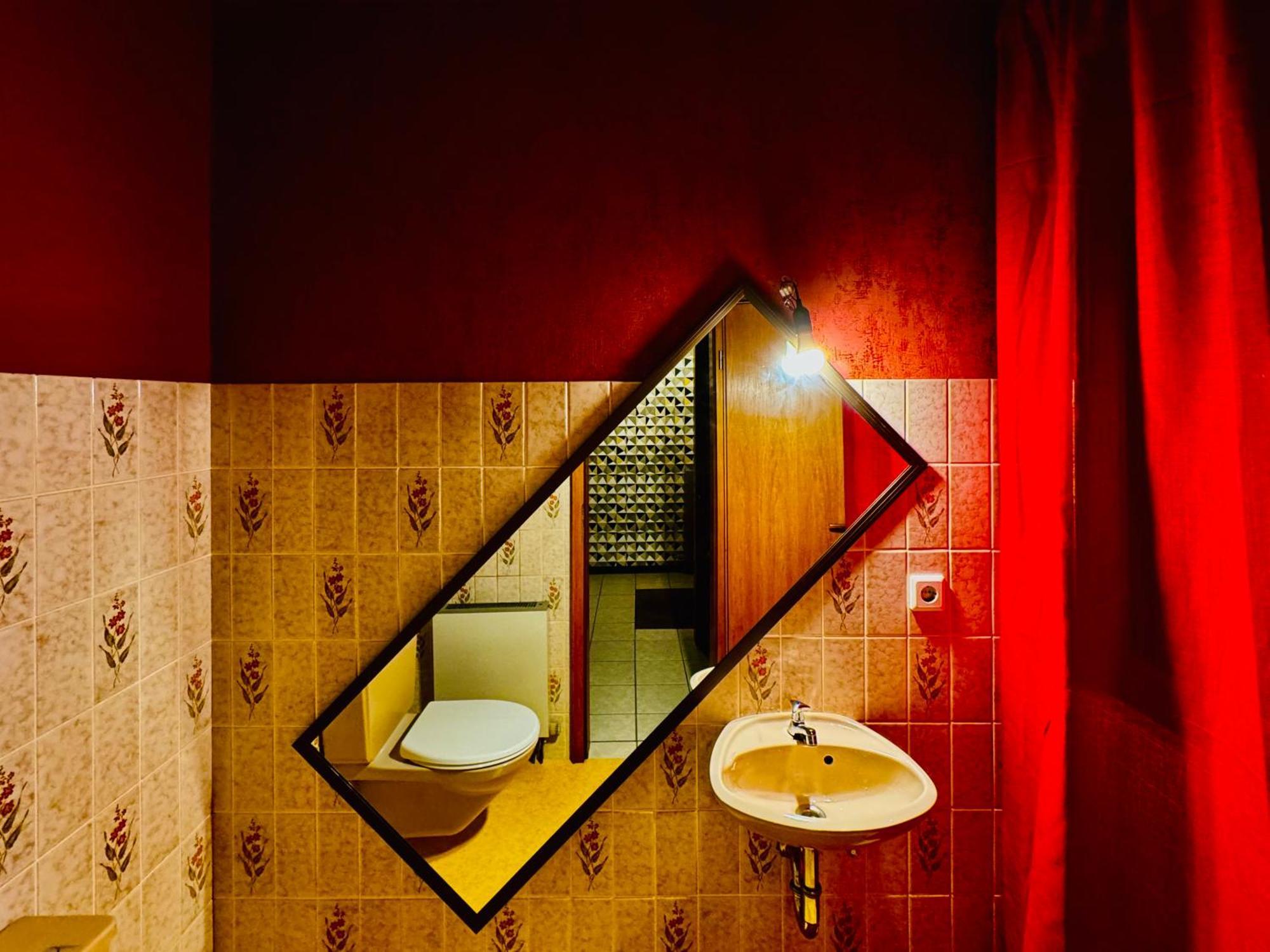 Bookeinfach Bad Ems - Private - Sauna Jacuzzi Whirlpool Swimmingpool Alahna Sup Beachvolleyball Billiards Ping Pong Cinema Theater Music Disco Ball Bbq Und Parkplaetze Dış mekan fotoğraf
