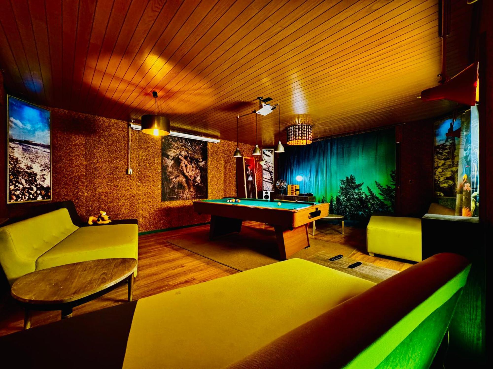 Bookeinfach Bad Ems - Private - Sauna Jacuzzi Whirlpool Swimmingpool Alahna Sup Beachvolleyball Billiards Ping Pong Cinema Theater Music Disco Ball Bbq Und Parkplaetze Dış mekan fotoğraf