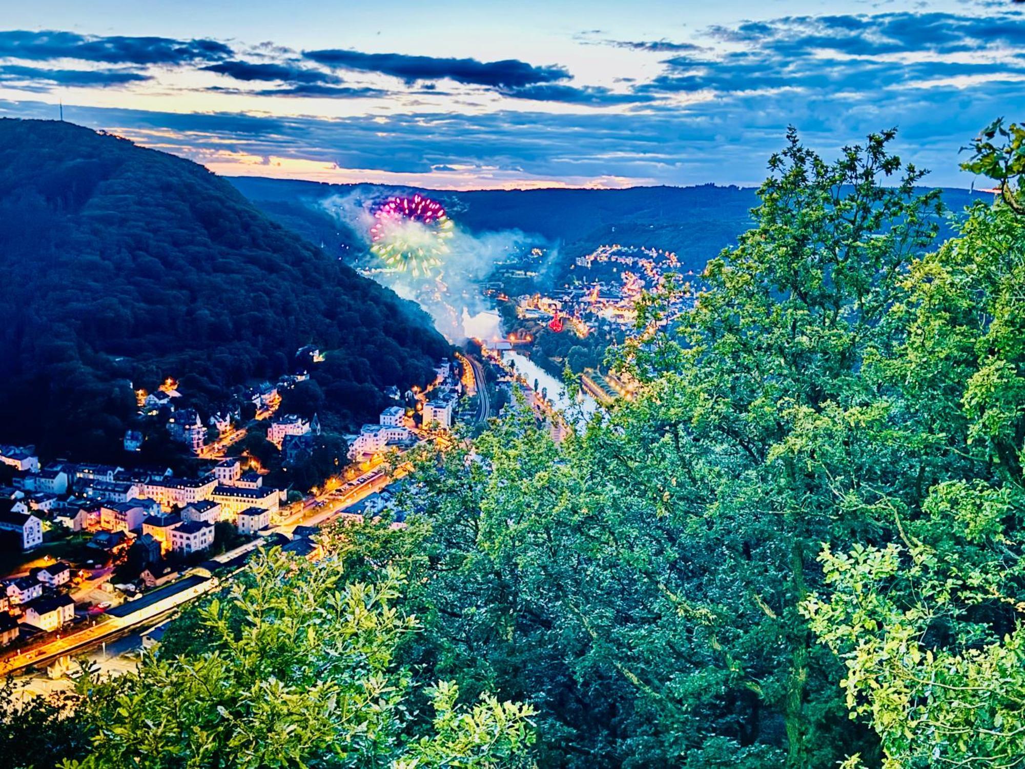 Bookeinfach Bad Ems - Private - Sauna Jacuzzi Whirlpool Swimmingpool Alahna Sup Beachvolleyball Billiards Ping Pong Cinema Theater Music Disco Ball Bbq Und Parkplaetze Dış mekan fotoğraf