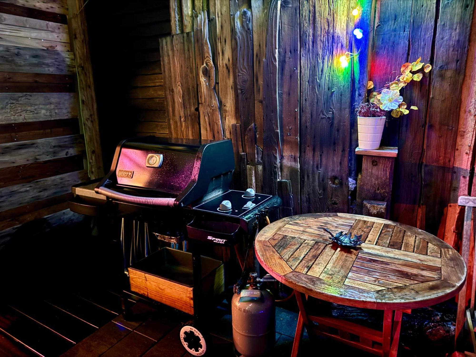 Bookeinfach Bad Ems - Private - Sauna Jacuzzi Whirlpool Swimmingpool Alahna Sup Beachvolleyball Billiards Ping Pong Cinema Theater Music Disco Ball Bbq Und Parkplaetze Dış mekan fotoğraf