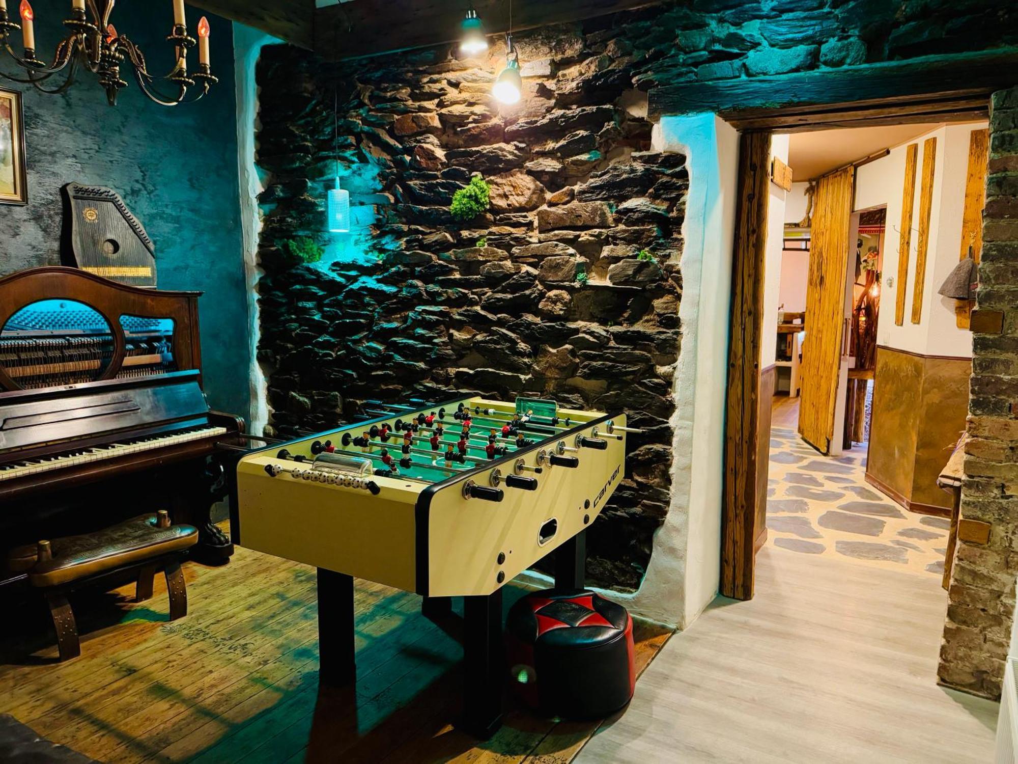 Bookeinfach Bad Ems - Private - Sauna Jacuzzi Whirlpool Swimmingpool Alahna Sup Beachvolleyball Billiards Ping Pong Cinema Theater Music Disco Ball Bbq Und Parkplaetze Dış mekan fotoğraf