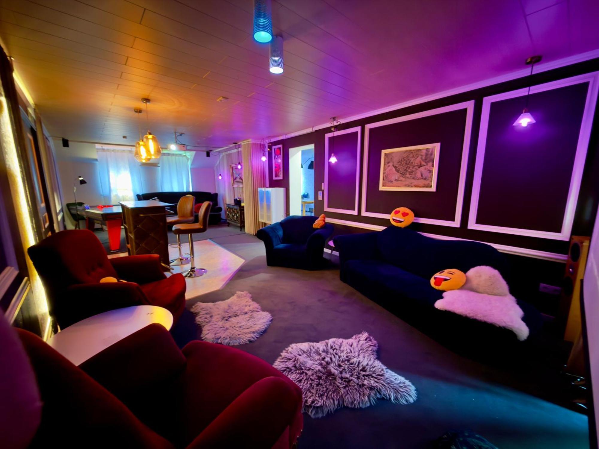 Bookeinfach Bad Ems - Private - Sauna Jacuzzi Whirlpool Swimmingpool Alahna Sup Beachvolleyball Billiards Ping Pong Cinema Theater Music Disco Ball Bbq Und Parkplaetze Dış mekan fotoğraf