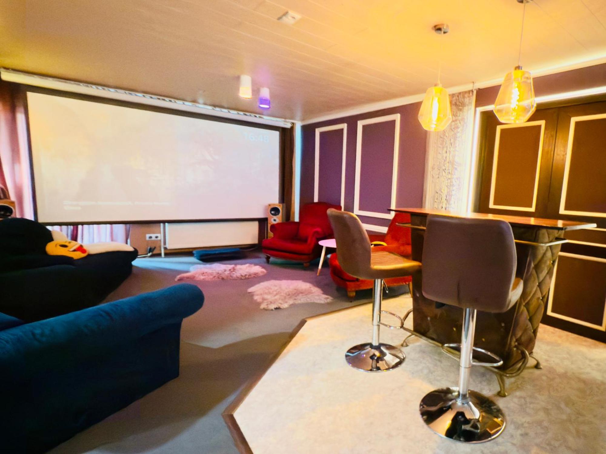 Bookeinfach Bad Ems - Private - Sauna Jacuzzi Whirlpool Swimmingpool Alahna Sup Beachvolleyball Billiards Ping Pong Cinema Theater Music Disco Ball Bbq Und Parkplaetze Oda fotoğraf
