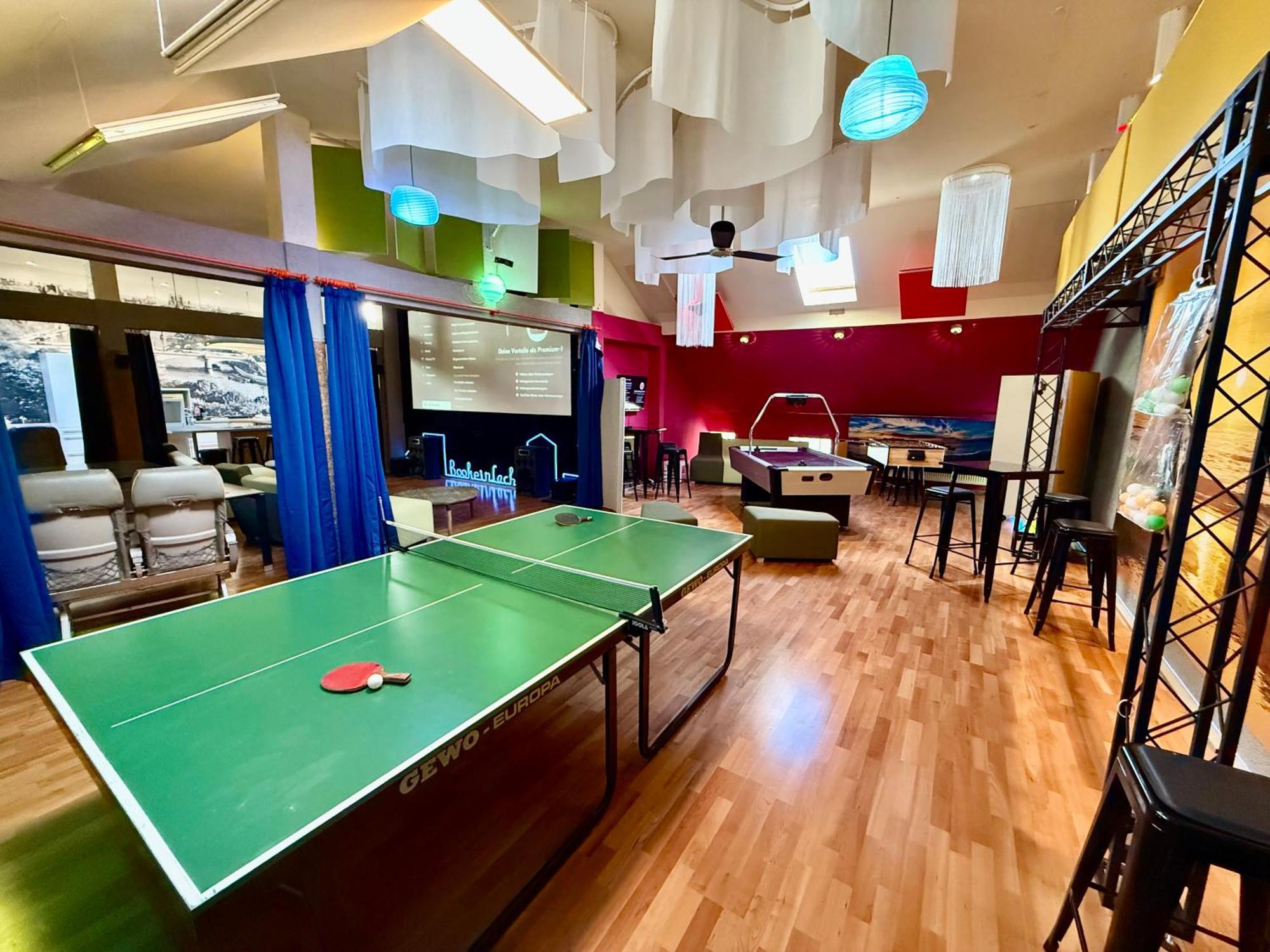 Bookeinfach Bad Ems - Private - Sauna Jacuzzi Whirlpool Swimmingpool Alahna Sup Beachvolleyball Billiards Ping Pong Cinema Theater Music Disco Ball Bbq Und Parkplaetze Dış mekan fotoğraf